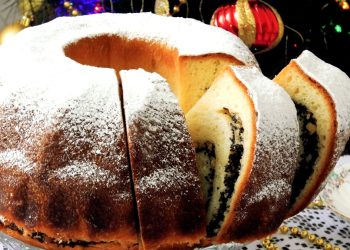 cozonac rotund cu mac si nuca